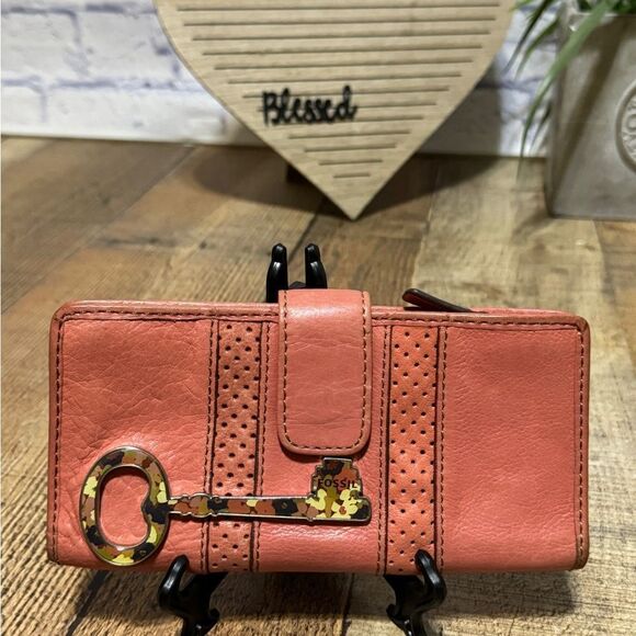 Fossil pink leather XL Key Wallet - Picture 1 of 13